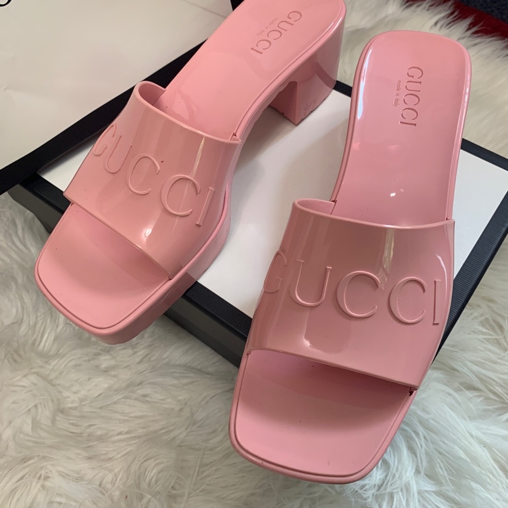 Gucci women’s rubber slide
